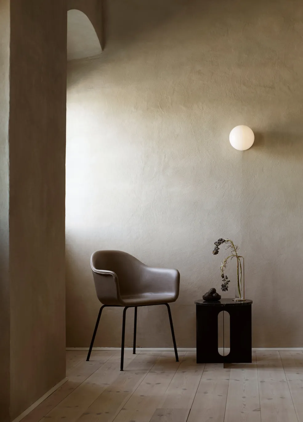 Androgyne Side Table - Metal and Marble