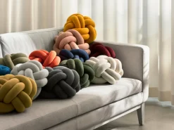 Knot Cushion