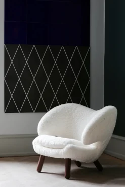 Pelican Chair - Sheepskin