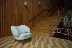 Pelican Chair - Sheepskin