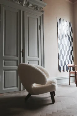 Pelican Chair - Sheepskin