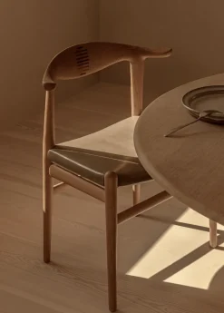 PP505 - Cow Horn Chair